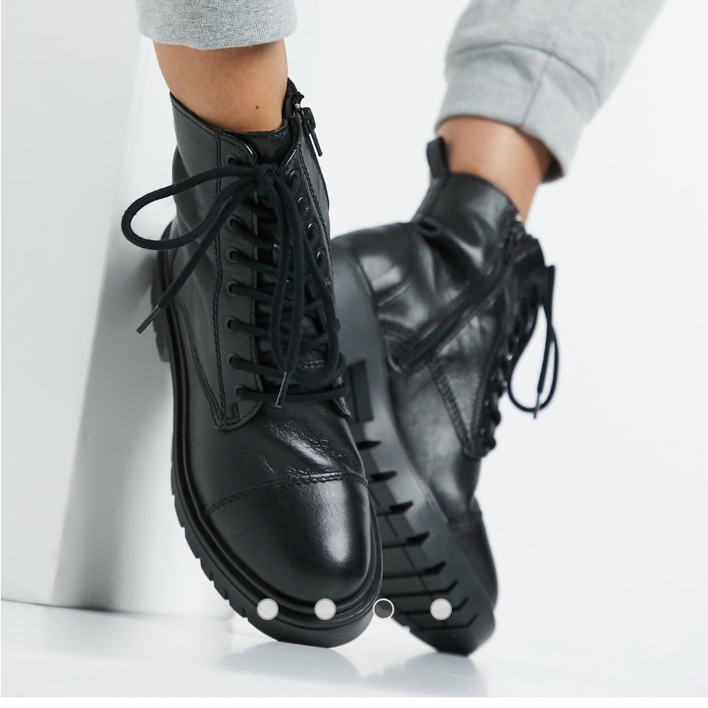 ALDO Reilly lace-up ankle boots in black
Never worn